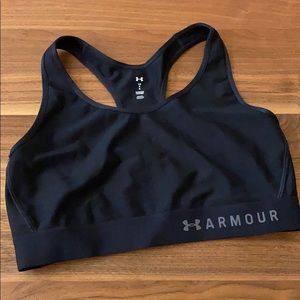 Under Armour Black Armour Mid Keyhole Sports Bra